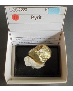 Pyrite xx; Grube Lengenbach, Binntal, Wallis, Switzerland; KS