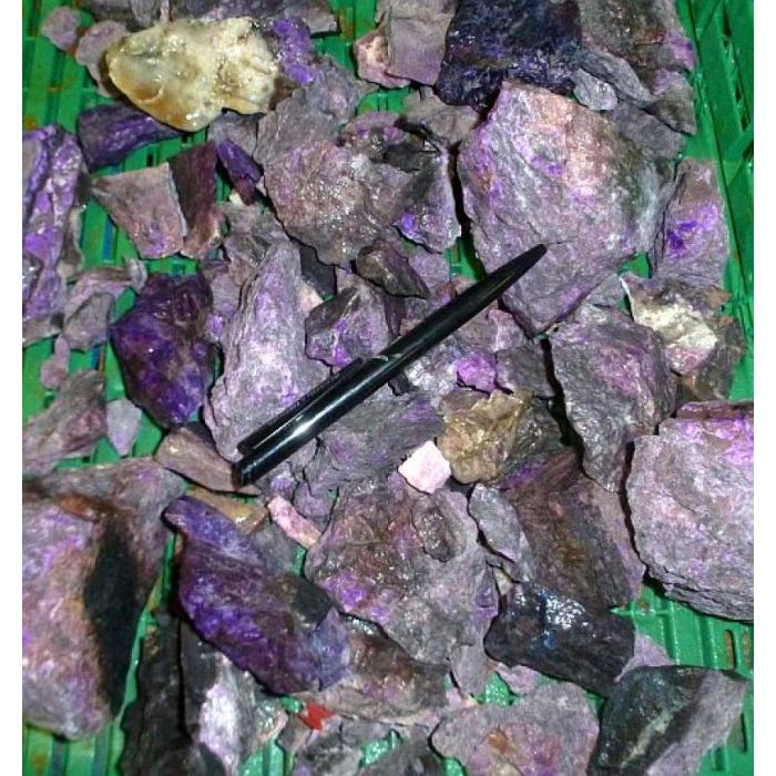 Sugilit Sugilit (Sugilith), Hotazel, Südafrika, 1 kg - Mikon-Online Shop