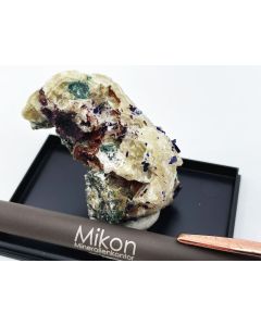Azurite xls, Cuprite xls, Smithsonite xls; Tsumeb, Otavi, Namibia; Scab