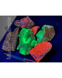 gemischte UV-Minerale; Crestmore, Kalifornien, USA; 1 kg