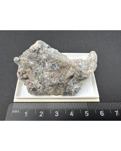 Clintonit; Crestmore, CA, USA; NS; Einzelstück