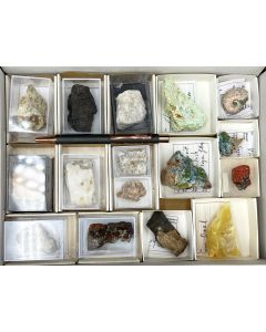 Gemischte Systematik Mineralien; Manfred Schaeffer Sammlung; 1 Halbformat Steige; Unikat