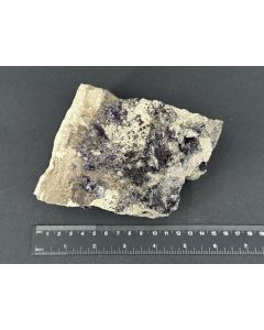 Fluorit xx; Steinbruch M&ouml;nchhof, Hoher Mei&szlig;ner, Hessen, Deutschland; HS; Einzelst&uuml;ck
