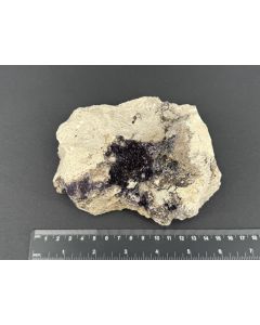 Fluorit xx; Steinbruch M&ouml;nchhof, Hoher Mei&szlig;ner, Hessen, Deutschland; HS; Einzelst&uuml;ck
