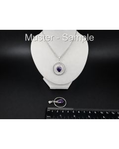 Amethyst mit Ring; in silberfarbener Metallfassung; 1 St&uuml;ck