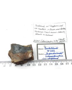 Uraninit - Anschliff; Schacht 252, Schneckenstein, Sachsen, Deutschland; KS; Einzelstück