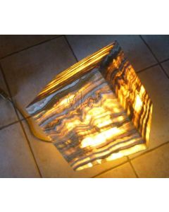 Aragonit ("Onyx") Lampe, Würfel 24 cm Kantenlänge, mit Elektrik, 1 Stück