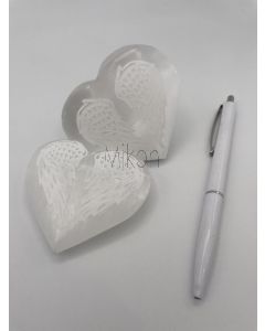 Selenit Herz, weiß, poliert, graviert, "Flügel", ca. 7 cm, 1 Stück