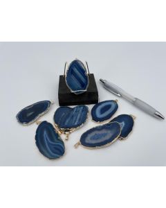 Achatscheibe; dunkelblau, blau, mit mit Metallfassung, gold, ca. 5-7cm; 1 Stück