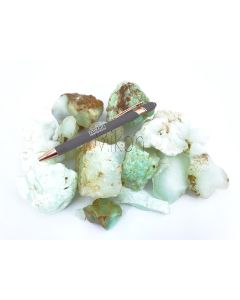 Opal, Mint Opal; grün, Sulawesi, Indonesien; 1 kg