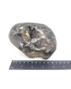 Chalcedon schwarz, braun; drusig, poliert; Indonesien; Einzelstück 790 g