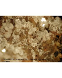 Phillipsit - K xx; Sasbach, Kaiserstuhl, Deutschland; MM