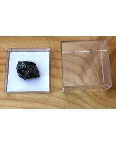 Baumstarkit xx; Mina San Genaro, Huancavelica, Peru; MM