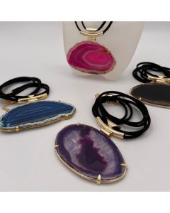 Achatscheibe in Metallfassung (golden) als Kette