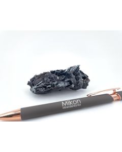 Manganite xls; N'Chwaning Mine, Kalahari Manganese Field, South Africa, Gerd Tremmel Collection; Scab