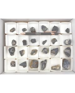 Silbermineralien, Pyrargyrit xx, Dyskrasit, Argyrodit xx, Canfieldit xx; Colquechaca, Bolivien; 1 Halbformat Steige, Unikat