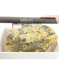 Auripigment; Getchell Mine, Nevada, USA; NS