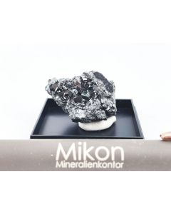 Bixbyit xx; N Chwaning Mine, Hotazel, Kuruman, Südafrika; KS