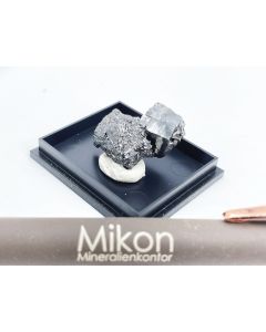 Bixbyit xx; N Chwaning Mine, Hotazel, Kuruman, Südafrika; KS