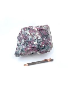 Eudialyt; Norra Kärr, Jönköping, Smaland, Schweden; HS