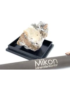 Willemit xx; Berg Aukas, Grootfontein, Namibia; KS