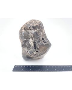 Chalcedon schwarz, braun; drusig, poliert; Indonesien; Einzelstück 1,2 kg