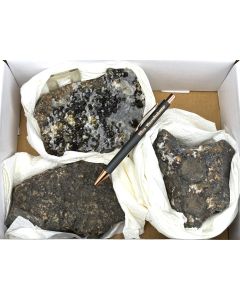 Mineralien gemischt; Grube Lüderich, Overath, Bergisches Land, Deutschland; Gerd Tremmel Sammlung; 1 Halbformat Steige; Unikat