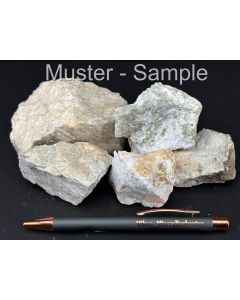 Eukryptit, Apatit, Tremolit (UV!); Midnight Owl Mine, Arizona, USA; 1 kg