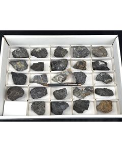 Silbermineralien, Pyrargyrit xx, Dyskrasit, Argyrodit xx, Canfieldit xx; Colquechaca, Bolivien; 1 Steige, Unikat