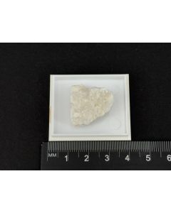 Afwillit, Ettringit xx; Bellerberg, Eifel, Deutschland; MM; Einzelstück