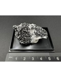 Bixbyit xx; N'Chwaning III Mine, Kalahari Manganese Field, S&uuml;dafrika; KS; Einzelst&uuml;ck