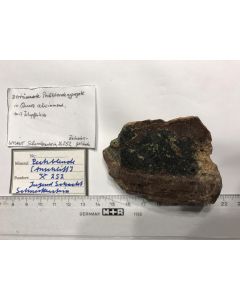 Uraninit - Anschliff; Schacht 252, Schneckenstein, Sachsen, Deutschland; NS; Einzelstück