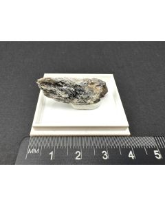 Denisovit (xx); Evesloggtschorr, Kola, Ru&szlig;land; KS; Einzelst&uuml;ck