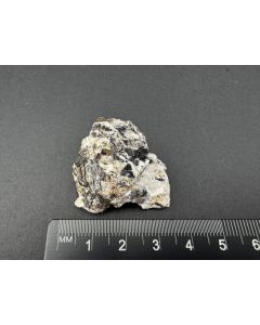 Rhabdophan - (Nd); Karnasurt, Lovozero, Kola, Rußland; KS; Einzelstück