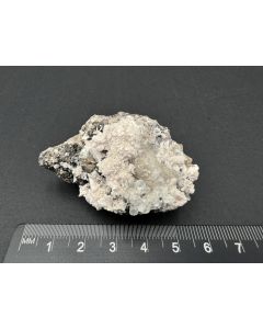 Oyelit, Calcit xx; N'Chwaning II Mine, Kalahari Manganese Field, S&uuml;dafrika; KS: Einzelst&uuml;ck