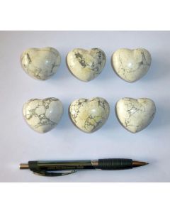 Heart made of howlite/magnesite, untreated, app. 4 cm, 1 piece