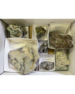 Gemischte Mineralien aus dem Harz; Harz Mix, Deutschland; 1 Halbformat Steige