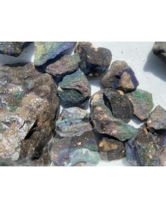 Opal; schwarzer Edelopal, Honduras; 1 kg