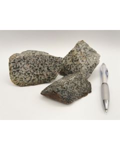 Granat + Jadeit; gepunktet, Namibia; 1 kg 