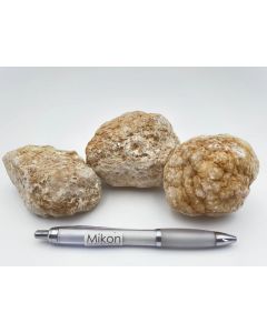 Quartz geodes (quartz druse); closed, Morocco; 10 kg