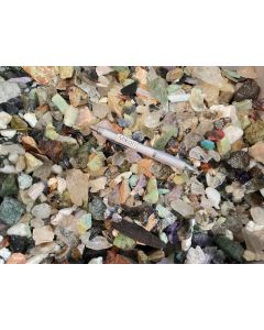 Gemstones + Decorative rocks (chips); mixed colours; 10 kg