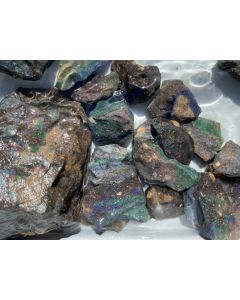Opal; schwarzer Edelopal, Honduras; 100 g