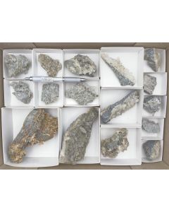 Bergkristall xx, Chlorit, Rauchquarz xx; mit Matrix, Zinggenstock, Schweiz, vom Strahler Rufibach; 1 Steige 