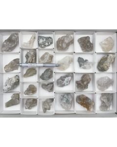 Bergkristall xx, Chlorit, Rauchquarz xx; Kristallgruppen, Zinggenstock, Schweiz, vom Strahler Rufibach; 1 Steige 