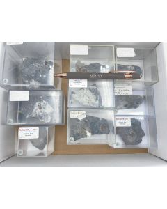 Mineralien gemischt; Ariskop Quarry, Namibia, Gerd Tremmel Sammlung; 1 Halbformat Steige