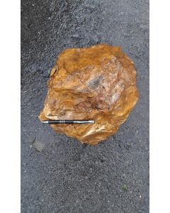 Jasper, desert jasper; banded, Indonesia; 25 kg, single piece