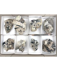Zirkon, Aegirin xx auf Feldspat xx; z.T. UV-aktiv; Mt. Malosa, Zomba, Malawi; 1 Steige; Unikat 