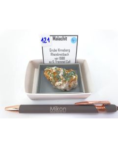 Malachite xls; Virneberg Mine, Rheinbreitbach, Germany; Scab