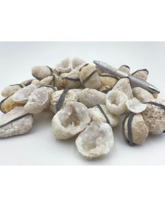 Quartz geodes (quartz druse, quartz geode); approx. 2-5 cm, open, mini, Midelt, Morocco; 10 pieces