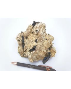 Feldspar + Aegirine xls; Zomba, Malawi; single piece; 1.18 kg